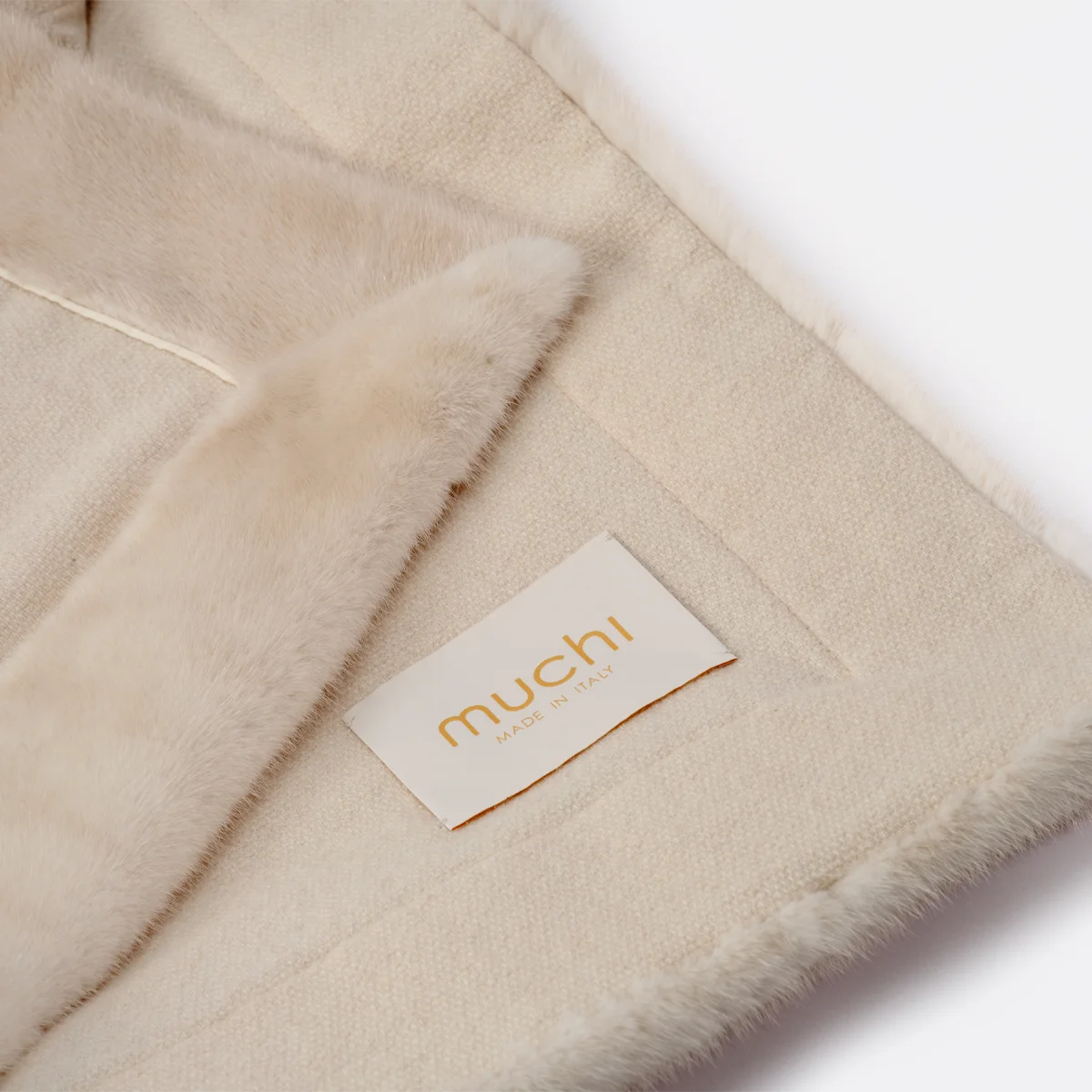 EMBRACE - PURE CASHMERE THROW BLANKET WITH MINK HEM