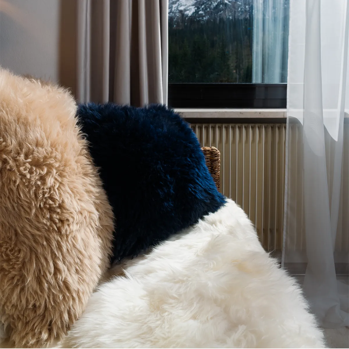 OLLENGO - DARK BLUE SHEARLING SHEEPSKIN CUSHION
