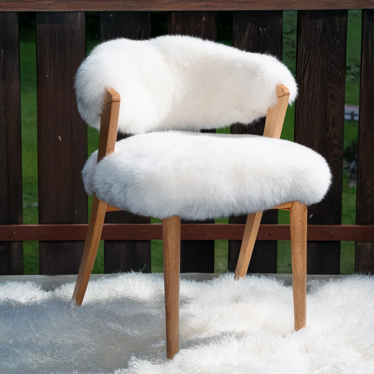 FLUFFY - NATURAL FOX CHAIR